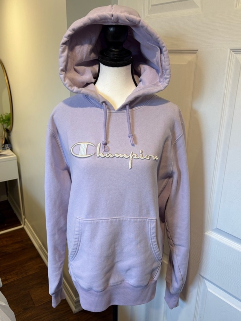 Champion Reverse Weave Lilac Embroidered Logo Hoodie Size M
